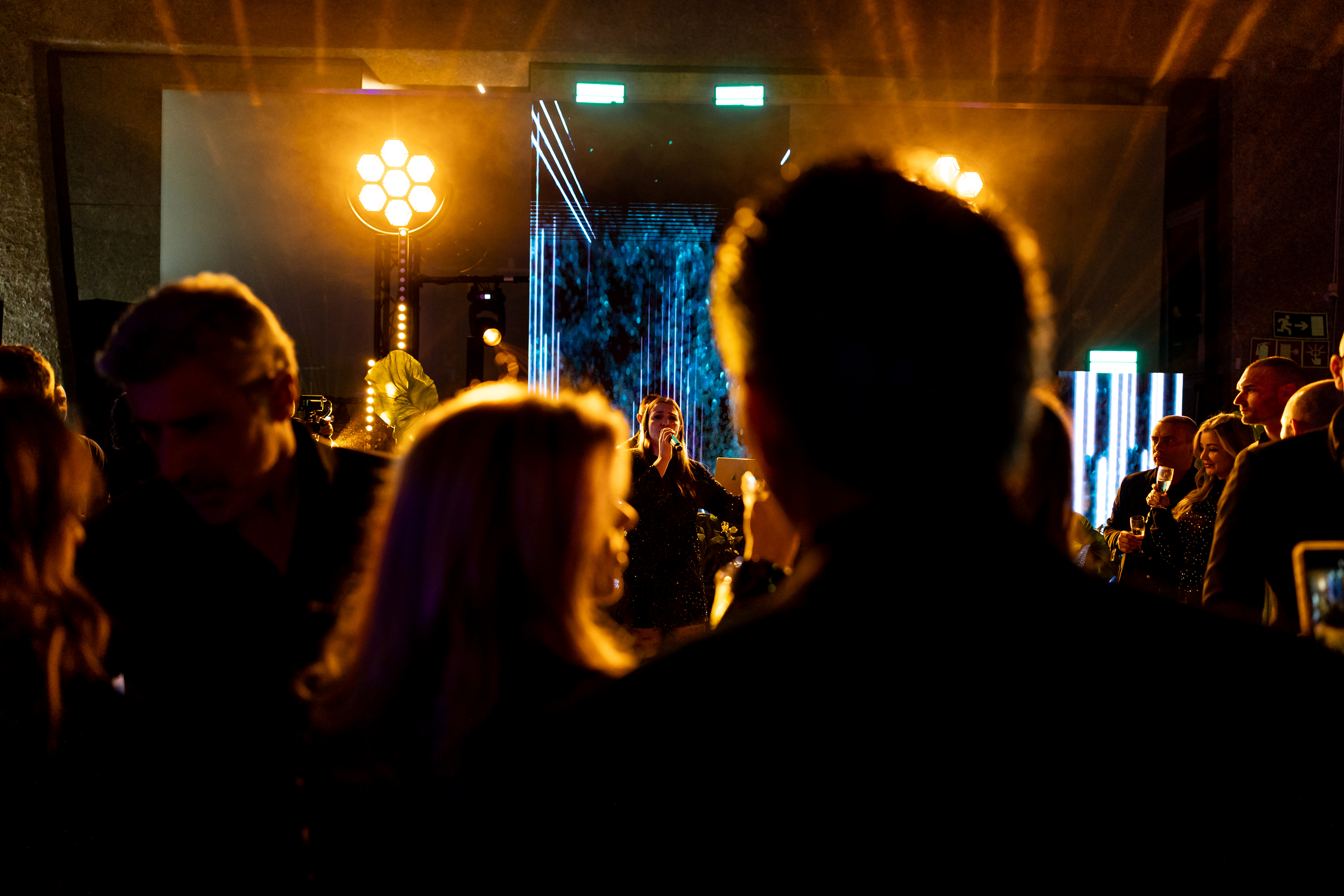 Experiência gastronómica imersiva - detalhe de mesa com iluminação, Estufa Fria Lisboa