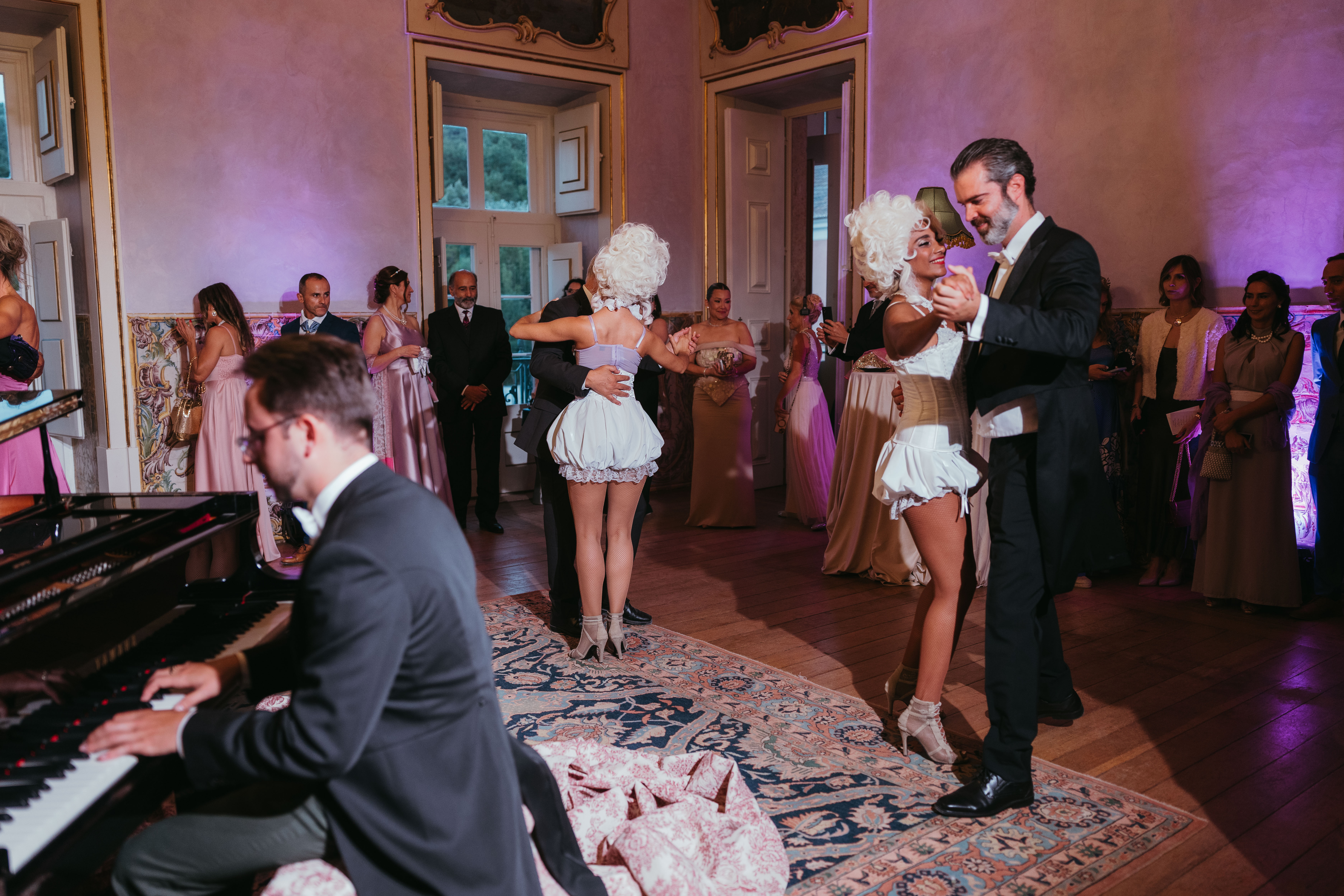 Regency atmosphere — decorated room at Palácio do Correio-Mor, immersive X-TON experience